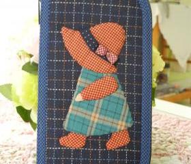 Handmade applique Sue clutch wallet with zipper around