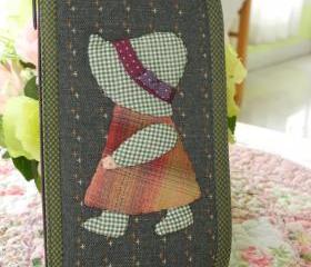 Handmade applique Sue clutch wallet with zipper around